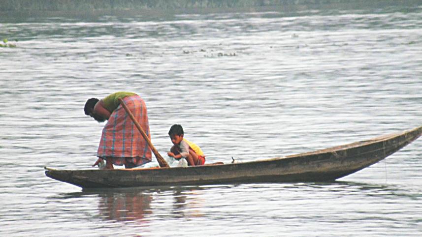 Poverty forces net fish.jpg