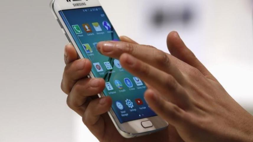 Samsung Galaxy S6 Edge smartphone 