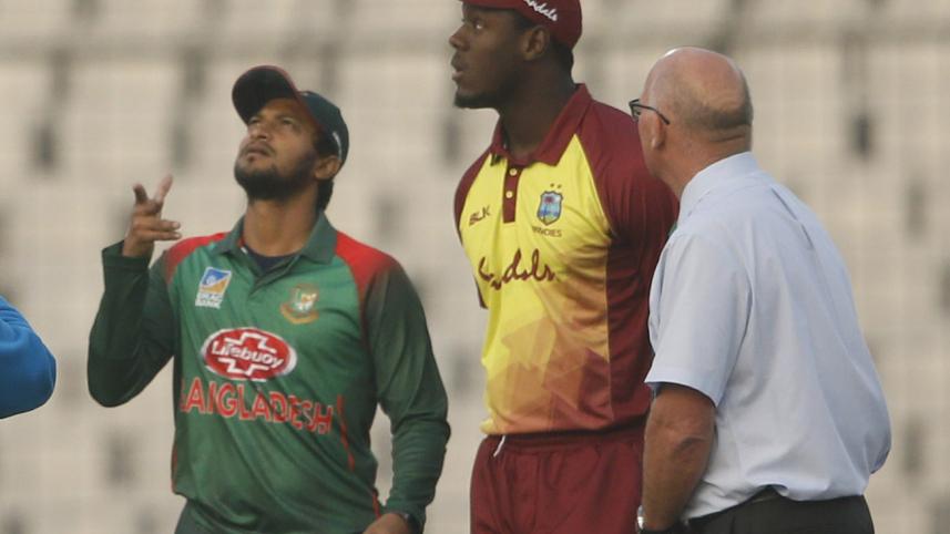 Shakib Al Hasan toss T20I.jpg