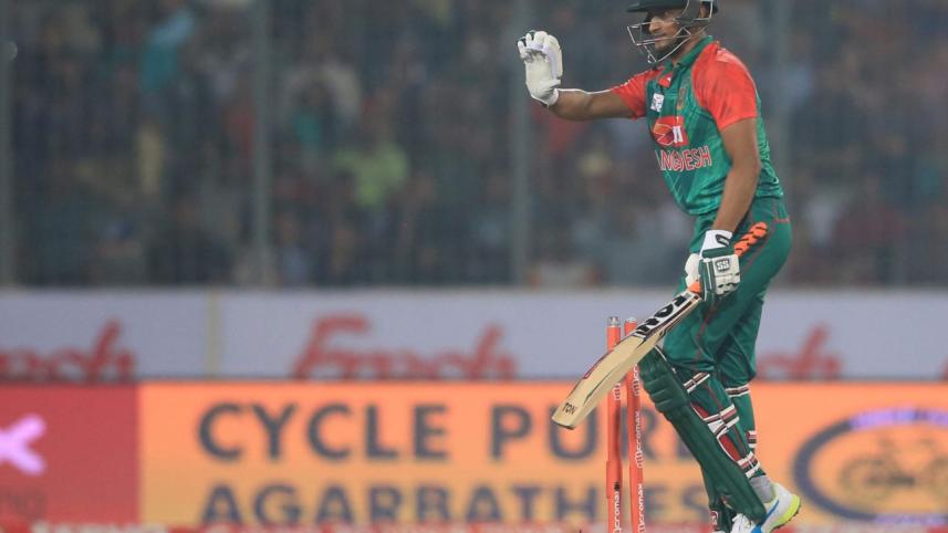 shakib crzy swipe.jpg
