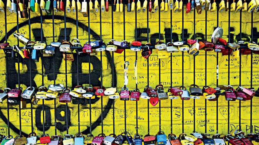 Signal-Iduna-Park.jpg