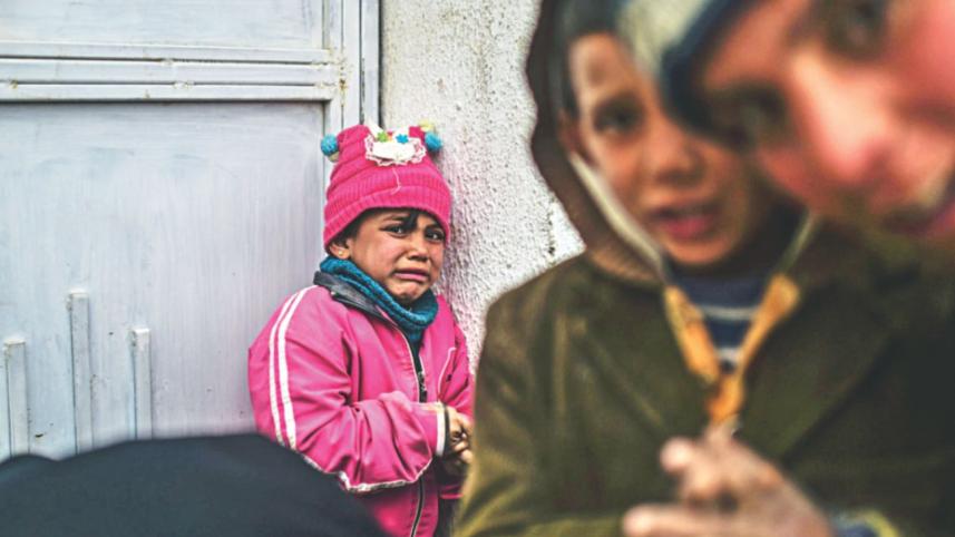 Syrians at Turkey border.jpg