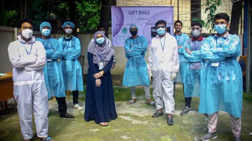 Team members and volunteers of Feed A Family.JPG