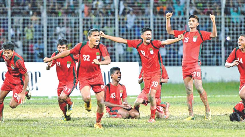 u-16 football-team.jpg