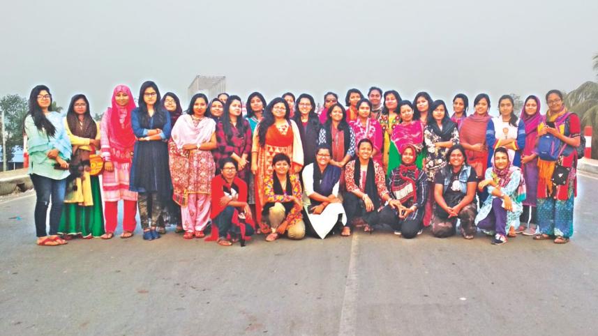 women travel 1.jpg