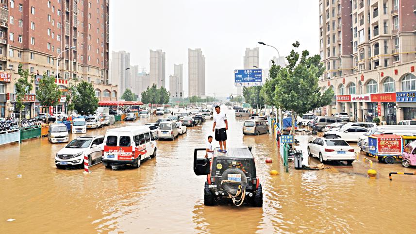 vehicle-on-a-flooded.jpg