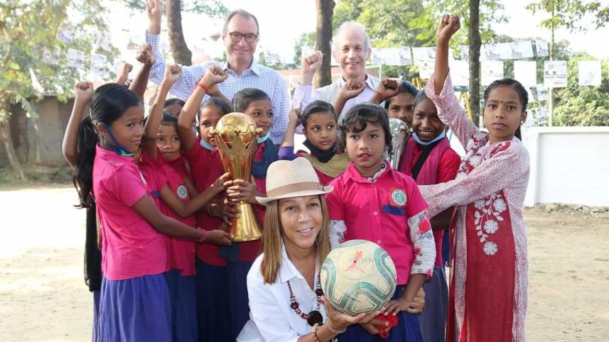 refocus-on-adolescent-girls.jpg