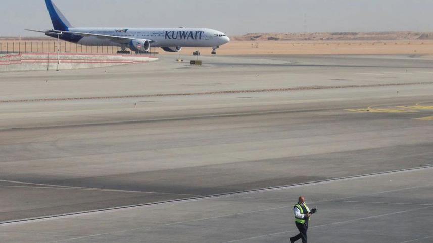 kuwait-airways-signs.jpg