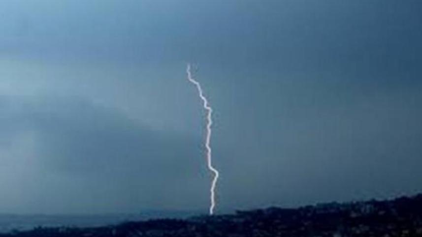 lightning-2.jpg