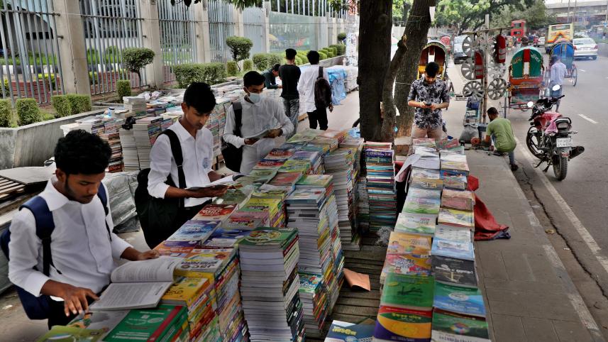 Mirpur 10 Book market 1.jpg