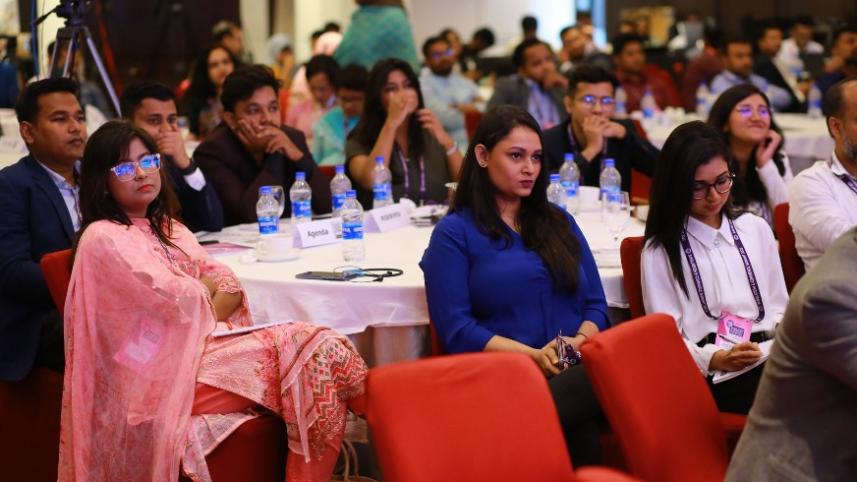 guests_at_e-commerce_summit_bbf.jpg