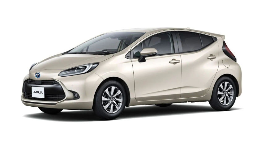 toyota_aqua_2017-2019_1.png