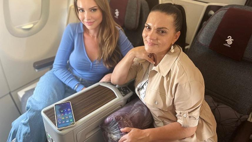 otila_and_her_mother.jpg