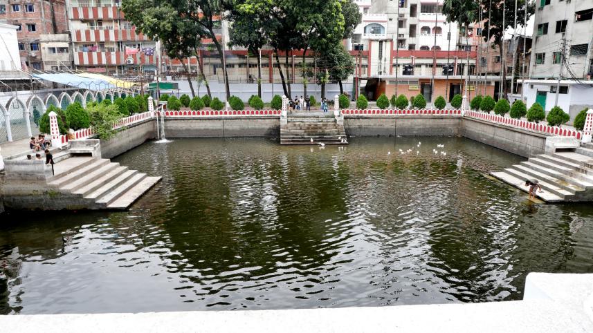 Hussaini Dalan pond