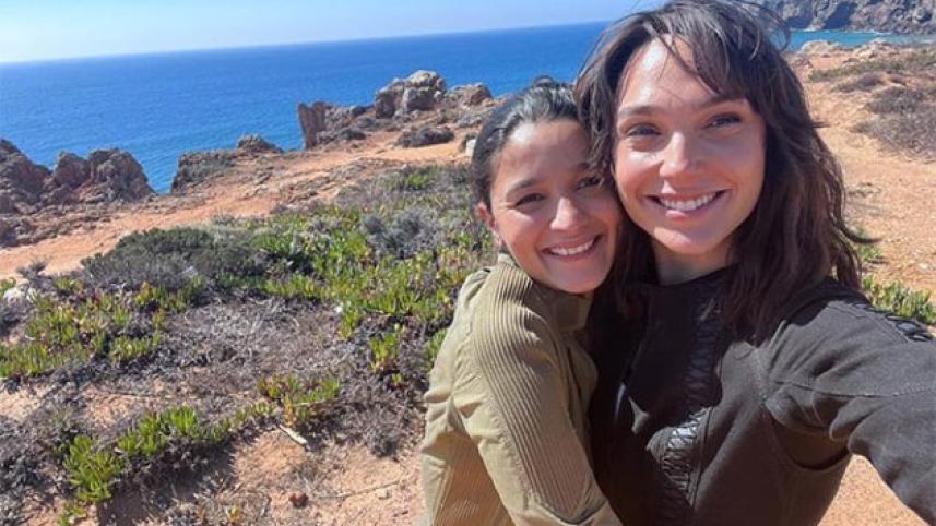 Alia BhattAlia Bhatt with Gal Gadot