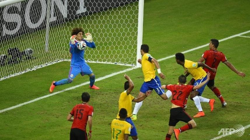 mexico-s-goalkeeper.jpg