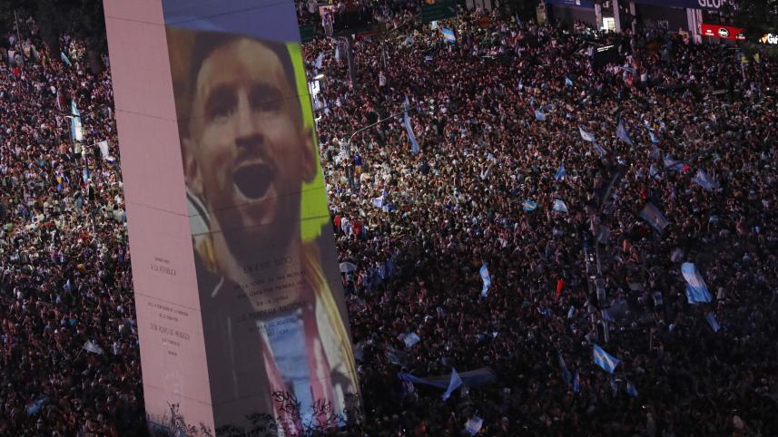 2022-12-18t235353z_1189875635_up1eici1udqy0_rtrmadp_3_soccer-worldcup-arg-fra-fans.jpg