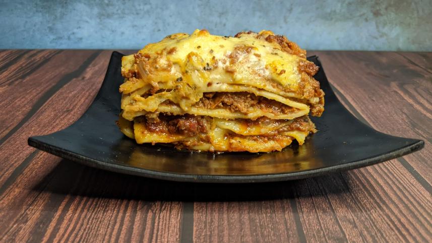 Satiate your sweet and savoury cravings with Expressions – Chocolates & Cakes