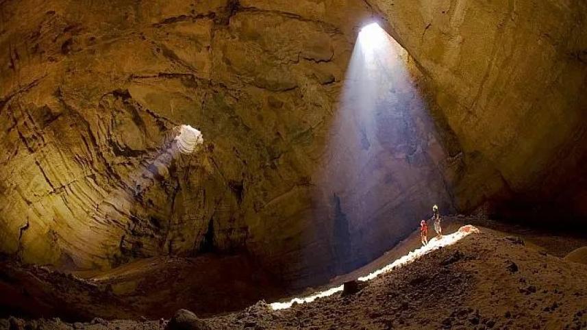 Majlis al Jinn, Oman  7 most fascinating caves around the world
