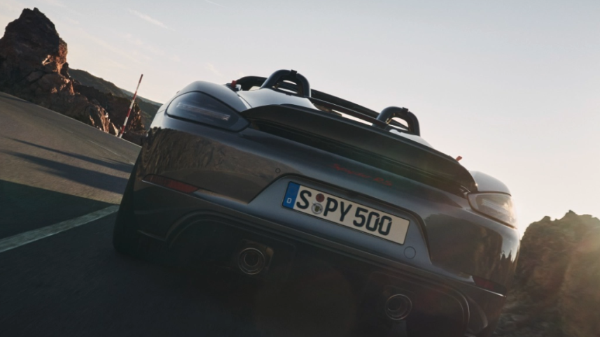 porsche_718_spyder_rs_back.png