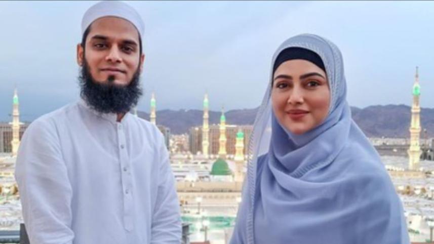 Sana Khan, Mufti Anas
