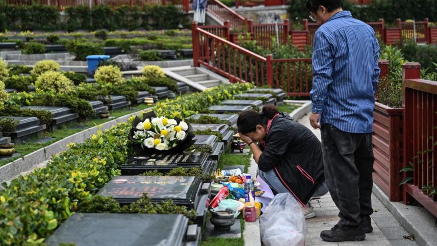 Chinese mourners