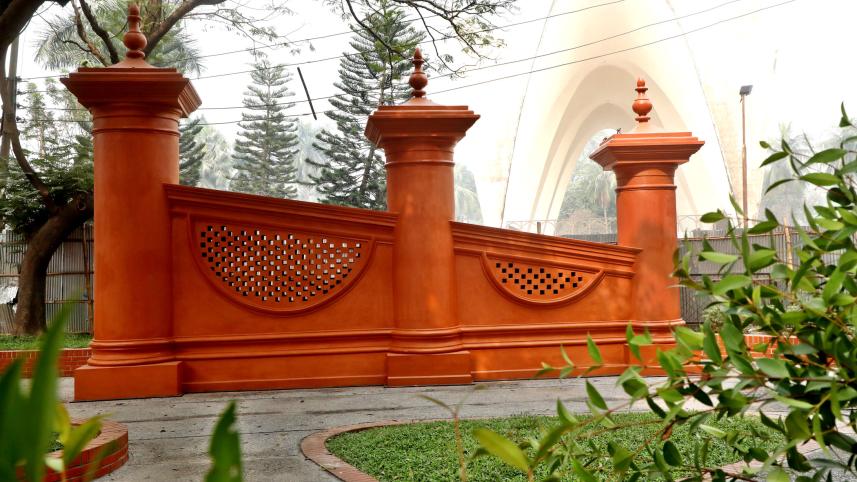 dhaka-gate-1.jpg