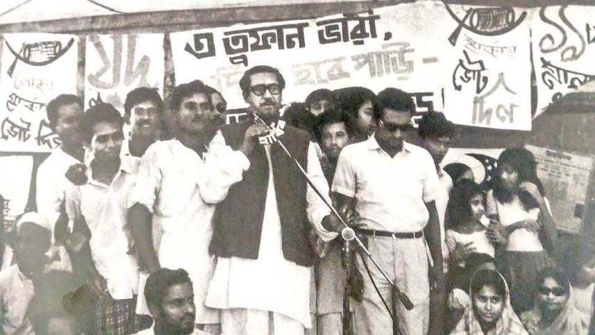 bangabandhu-addressing-a-meeting-at-tejgaon-during-the-election-campaign-1970-1584848113805.jpg