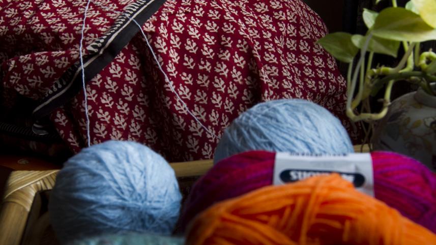 01_knitting_1.jpg   5 hobbies that can boost mental health and clarity 