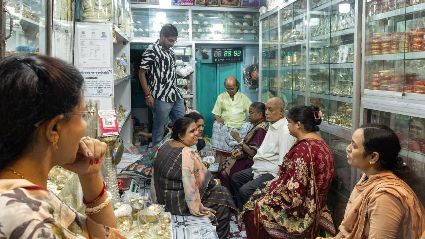 Vibrant puja culture of Shankhari Bazar: Where tradition meets tomorrow