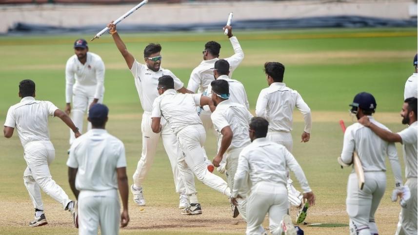 india_red_ball.jpg