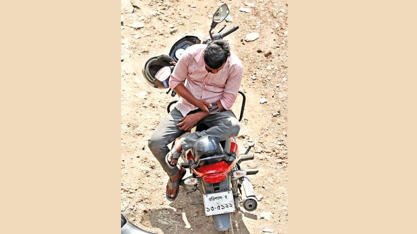 daily life of Dhaka bike riders