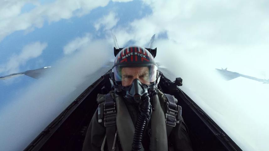 Tom Cruise receives US Navy’s top civilian award.jpg