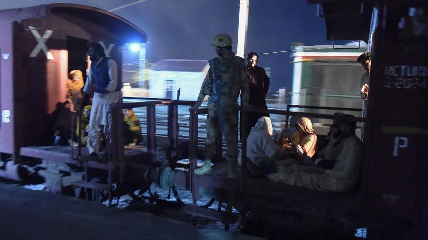 pakistan_train_hijack.jpg