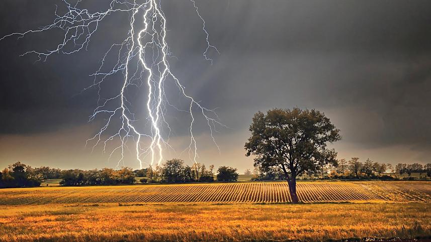 lightning-strike.jpg