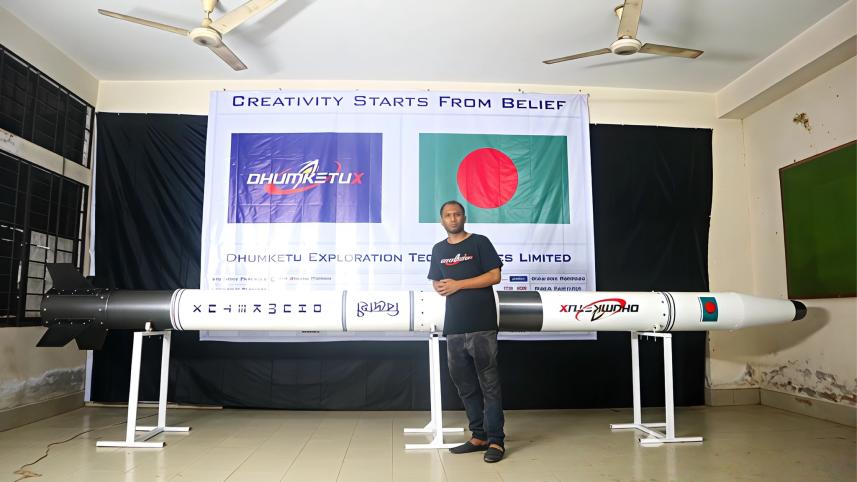 nahiyan_al_rahman_oli_founder_and_ceo_of_dhumketux_with_birdrohi_rocket.jpg