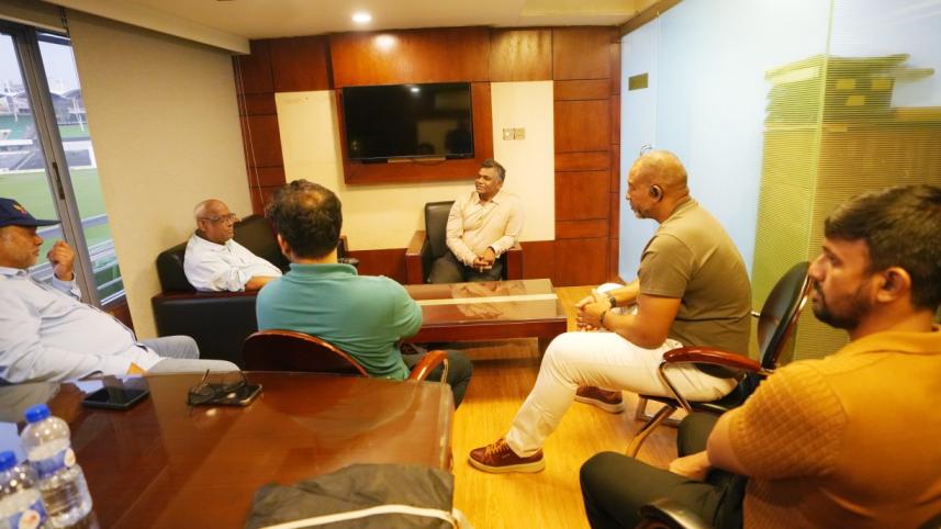 bulbul_meets_selectors_and_coaches.jpg