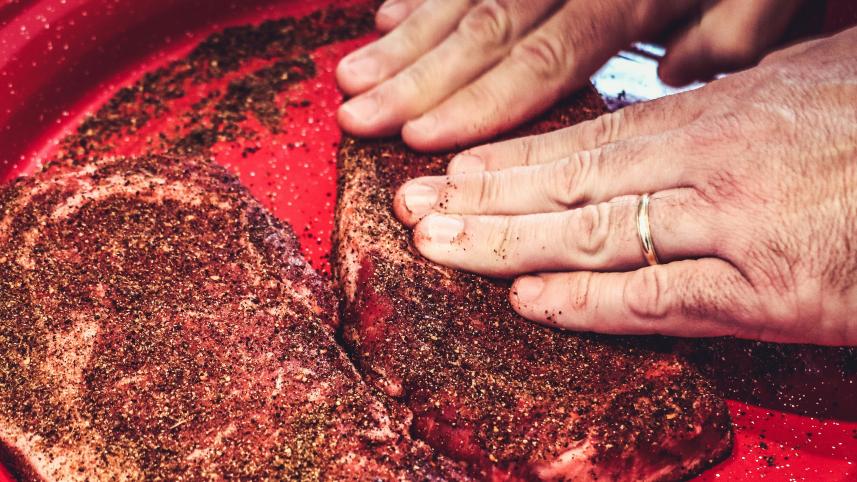 Turn qurbani cuts into gourmet steaks this Eid        ben-libby-3zjtjeywfr4-unsplash.jpg