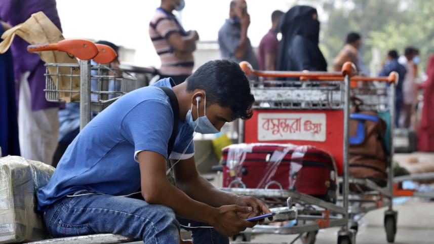 huge_migrant_worker_hazrat_shahjalal_international_airport_-photo_sk_enamul_haq_1.jpg