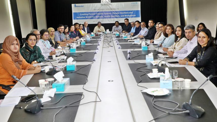 roundtable-group-photo.jpg