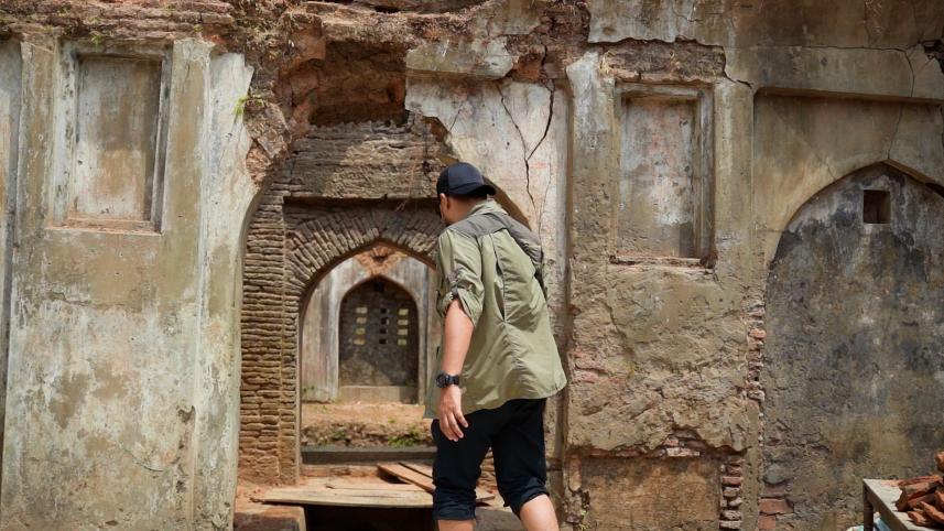 Barabkunda, Chattogram: Where fire rests on water and legends don’t sleep