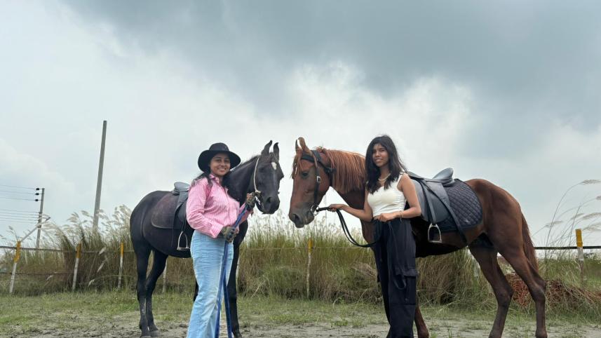 Who rides horses in Dhaka? You’ll be surprised