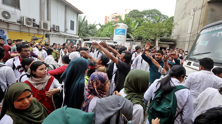 op_1_-_people_crowding_hospitals_-_prabir_das.jpg