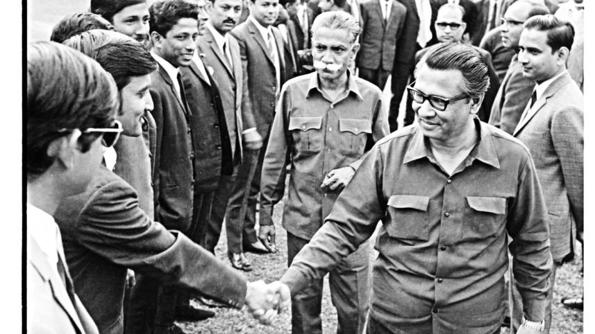 Tajuddin Ahmad meeting freedom fighters