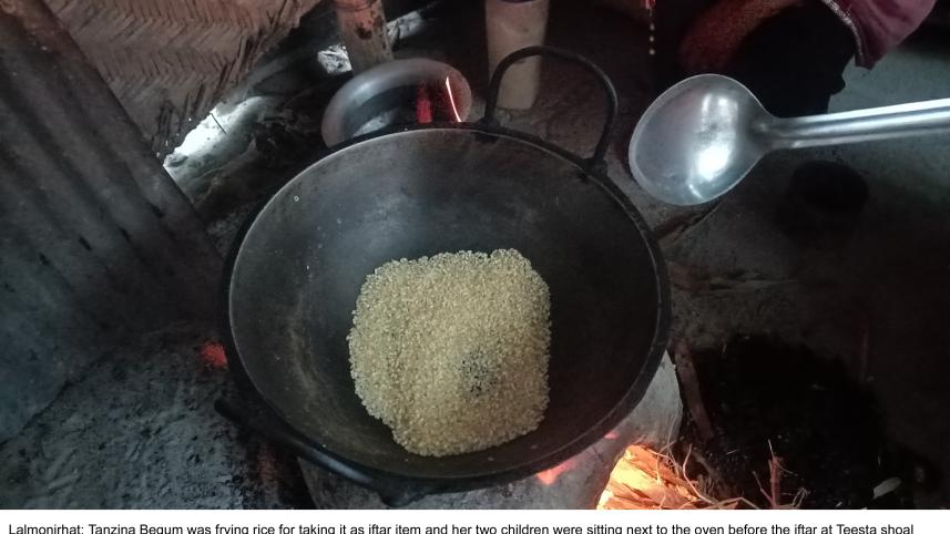 Chal Bhaja becomes traditiona iftar item but they take it due to poverty_5619.jpg