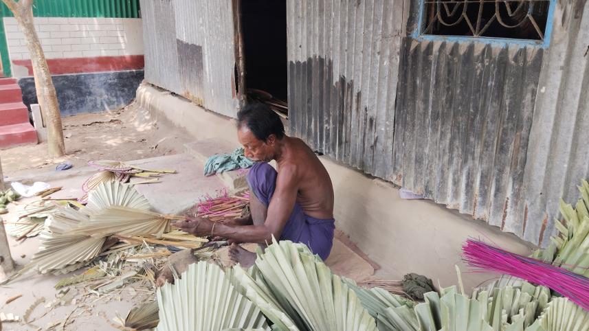 Faridpur Palm Fan makers news _481c.jpg