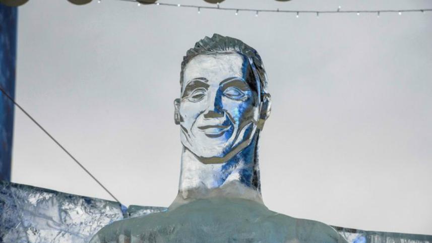 cristiano_ice_sculpture.jpg