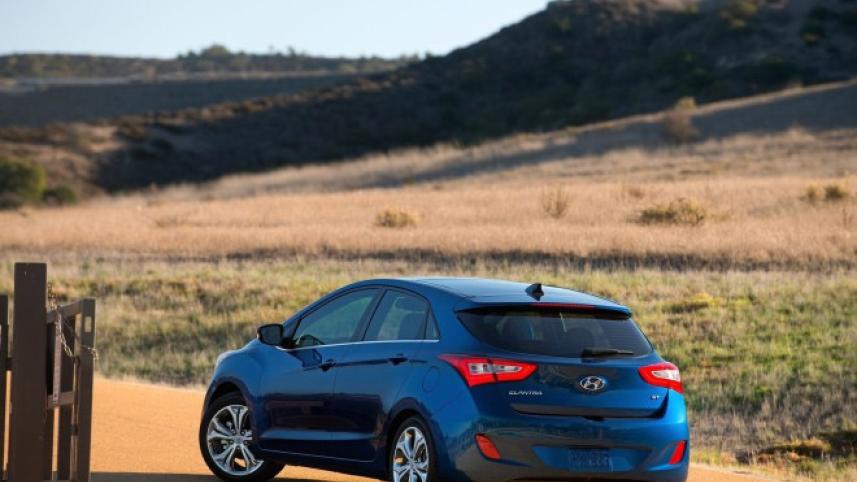 Hyundai Elantra GT 2.jpg