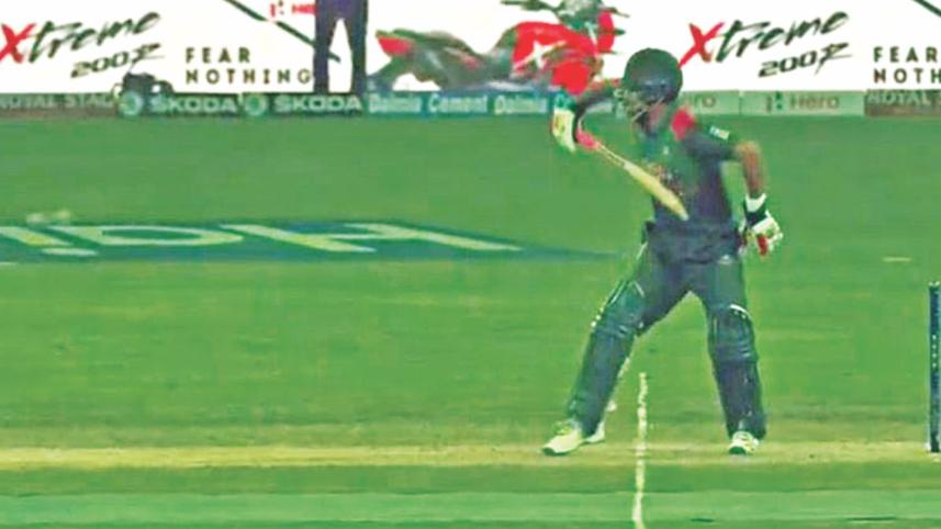 A brave Tamim Iqbal came out to bat with one hand
