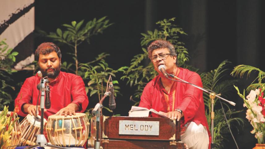 Khairul Anam Shakil sings a solo at the festival